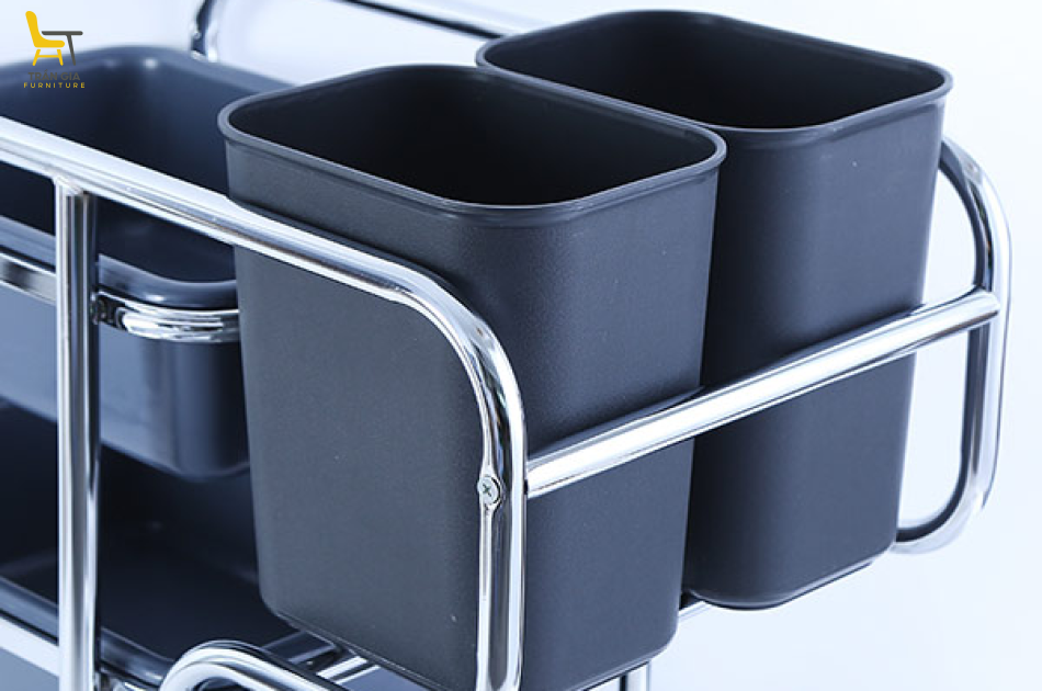Xe dọn bàn 3 tầng khung inox trong nhà hàng